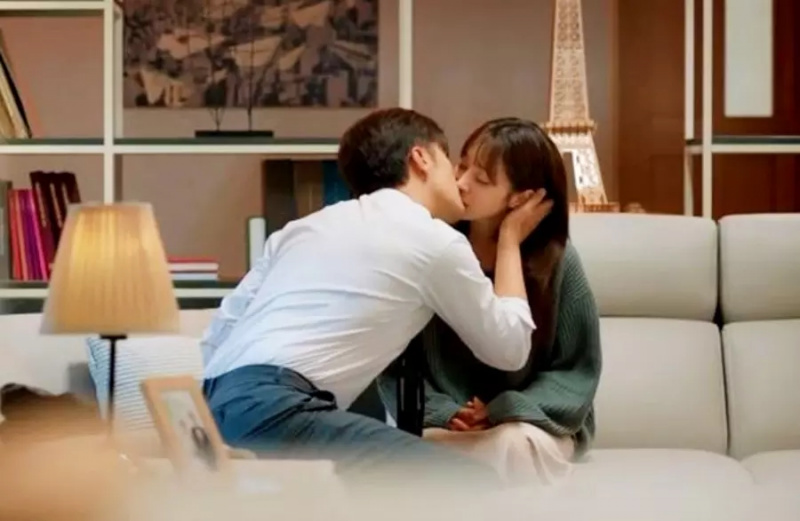 Sung Hoon en Jung Yoo Min verzoenen zich met een betraande kus in 'Perfect Marriage Revenge'