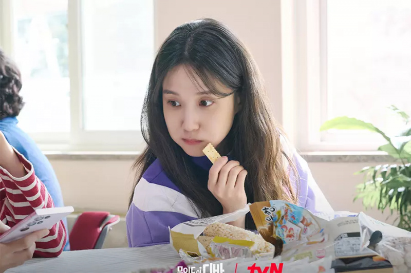 朴恩彬在《漂流女主角》中在荒岛上生活多年后发现现代社会很迷人