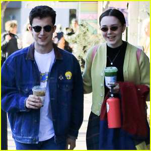 Dylan Minnette i la núvia Lydia Night surten a la cita del cafè | Dylan Minnette, Lydia Night