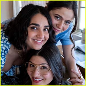Zvijezde 'Galerije slomljena srca' intervjuirale jedna drugu, ekskluzivno za! | Ekskluzivno, Geraldine Viswanathan, Molly Gordon, Filmovi, Phillipa Soo