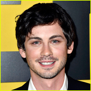 Logan Lerman are părul de sare și piper acum și Twitter este obsedat | Prelungit, Logan Lerman