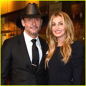 Tim McGraw opretter om karantænelivet med sin kone Faith Hill: 'Vi har det godt' | Faith Hill, Tim McGraw