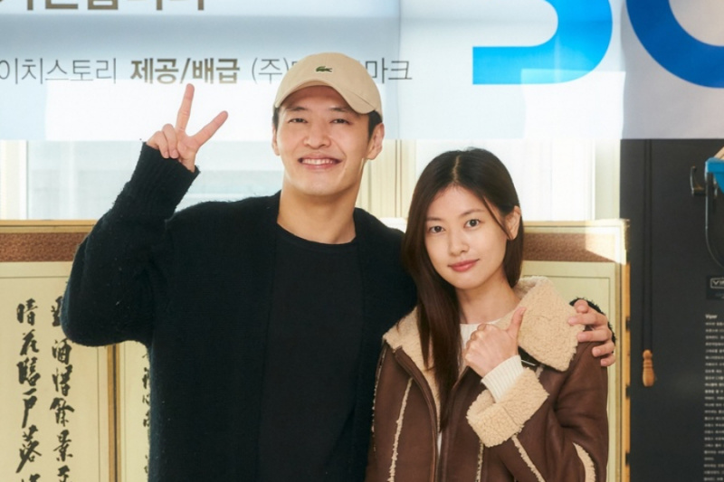 Kang Ha Neul és Jung So Min újra találkozik az új romantikus vígjáték forgatókönyvének olvasásában