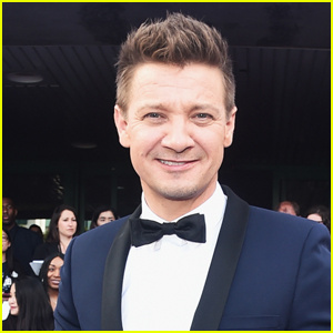 Jeremy Renner lança novo EP ‘The Medicine’ – Ouça agora! | Primeiro Ouça, Jeremy Renner, Música