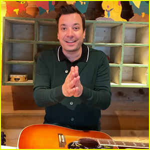 Jimmy Fallon debytoi St. Patrick's Day -teeman 'Tonight Show' kotoa perheensä kanssa – katso tästä! | Frances Fallon, Jimmy Fallon, Nancy Juvonen, Video