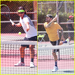 Gavin Rossdale et Pete Wentz montrent leurs mouvements pendant un match de tennis