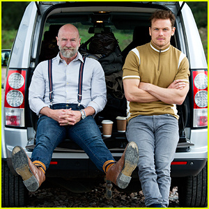 Sam Heughan & Graham McTavish يعلنان عن سلسلة Starz الجديدة'Men In Kilts' - First Look Pics & Video!