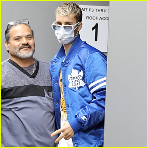 Justin Bieber, Hailey ile Tıbbi Binaya Gelirken Yüz Maskesi Takıyor