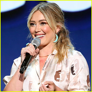 Hilary Duff annab uue värskenduse'Lizzie McGuire' Reboot, Talks Possible 'Hannah Montana' Crossover