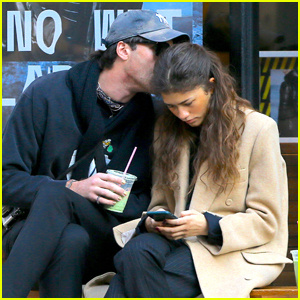 Jacob Elordi มอบจูบ Zendaya ระหว่างงาน NYC Outing