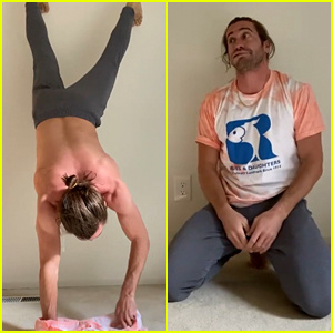 Jake Gyllenhaal affronta Tom Holland's Handstand Challenge While Putting on a Shirt - Watch!