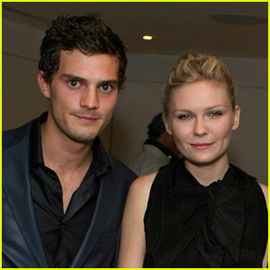 Jamie Dornan hóa thân thành Marie Antoinette trong video giả mạo sâu sắc hài hước này!