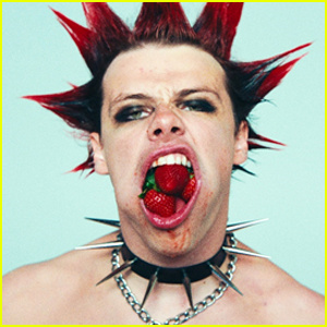 Yungblud debitē “Strawberry Lipstick” mūzikas video — skatieties! | Džesija Džo Stārks, mūzika, video, yungblud