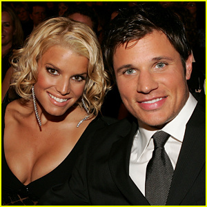 Nick Lachey afslører, om han læste Jessica Simpson's Book & If She Gave Him a Heads Up About What She Wrote