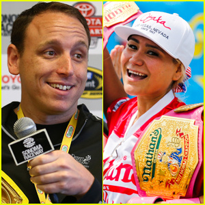  Joey Chestnut a Miki Sudo lámu rekordy v Nathanovi's Hot Dog Eating Contest 2020!
