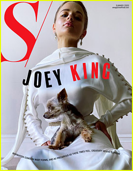Nagpose si Joey King para sa isang Zoom Photo Shoot para sa Bagong Cover ng Magazine!