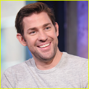 John Krasinski a Marvel Studios-szal folytatott beszélgetésben (jelentés) | John Krasinski, Marvel