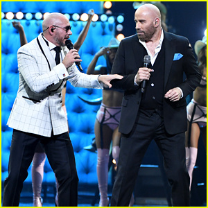 تعاون جون ترافولتا مع بيتبول من أجل الأداء الحي في Univision's Premio Lo Nuestro 2020 - Watch Here!