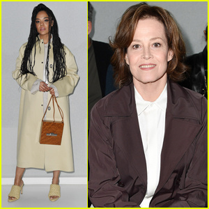 Tessa Thompson & Sigourney Weaver se zúčastní módní přehlídky Bottega Veneta v Miláně | Kaia Gerber, Luca Guadagnino, Sigourney Weaver, Tessa Thompson