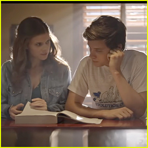 Η Kate Mara και ο Nick Robinson εμπλέκονται σε μια παθιασμένη υπόθεση στο FX's 'A Teacher'