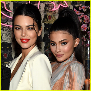 Η Kylie Jenner έχει έναν αναιδή λόγο για τον οποίο δημοσίευσε μια παλιά φωτογραφία με την Kendall Jenner, παρόλο που εκείνοι're Fighting