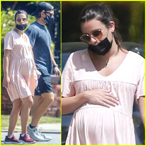 Lea Michele însărcinată își leagăn umflătura în timpul unei plimbări cu mama și soțul ei | Lea Michele, Celebrități însărcinate, Zandy Reich