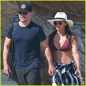 Matt Damon & Isteri Luciana Luangkan Satu Lagi Hari Santai di Pantai | Luciana Damon, Matt Damon