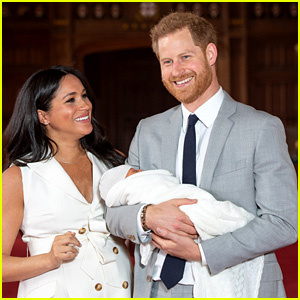 Se pare că Meghan Markle se întoarce în Canada în timp ce Prințul Harry rămâne în Anglia pentru a se ocupa de drama familiei regale