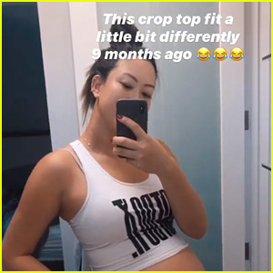  La golfista Michelle Wie mostra una protuberància creixent en un crop top