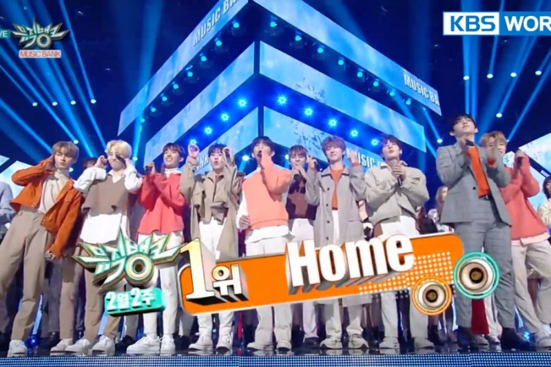 Tonton: SEVENTEEN Mendapat Kemenangan Ke-7 Untuk “Home” Di “Music Bank”; Persembahan Oleh WJSN, CLC, Dan Banyak Lagi