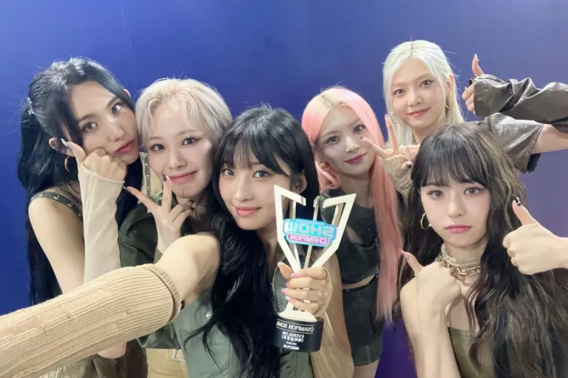 Дивіться: EVERGLOW отримує першу перемогу за «SLAY» на «Show Champion»; Виступи STAYC, Yerin з GFRIEND та інших