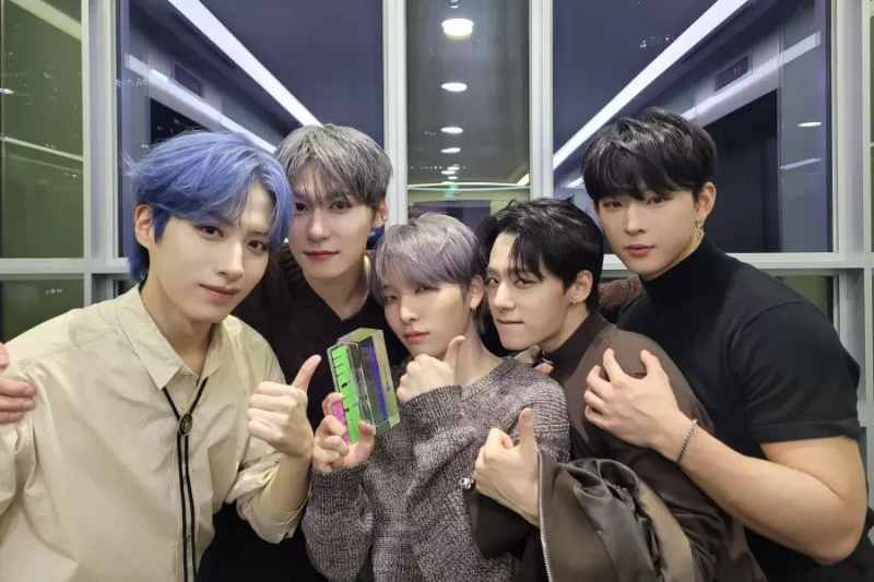 Дивіться: ONEUS отримує другу перемогу за «Baila Conmigo» на «Шоу»; Виступи Kep1er, EVNNE, EPEX тощо