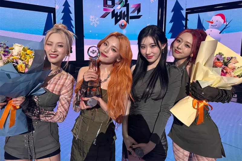Se: ITZY vinder 1. sejr for 'UNTOCHABLE' på 'Music Bank'; Forestillinger af NMIXX, PENTAGON's Hui og mere