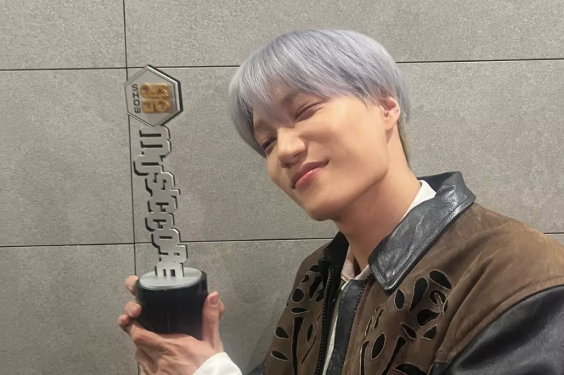 Vaata: EXO Kai võitis 2. võidu saates 'Music Core' 'Roveri' eest; NMIXXi, iKONi Bobby ja teiste esinemised