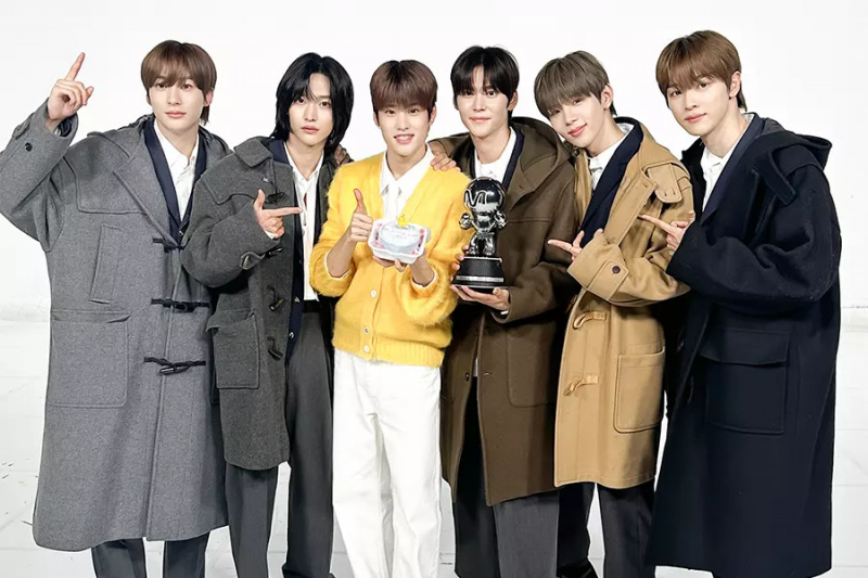 Panoorin: RIIZE Takes 1st-Ever Win Sa “M Countdown” With “Love 119”; Mga Pagtatanghal Ni ITZY, SISTAR19, At Higit Pa