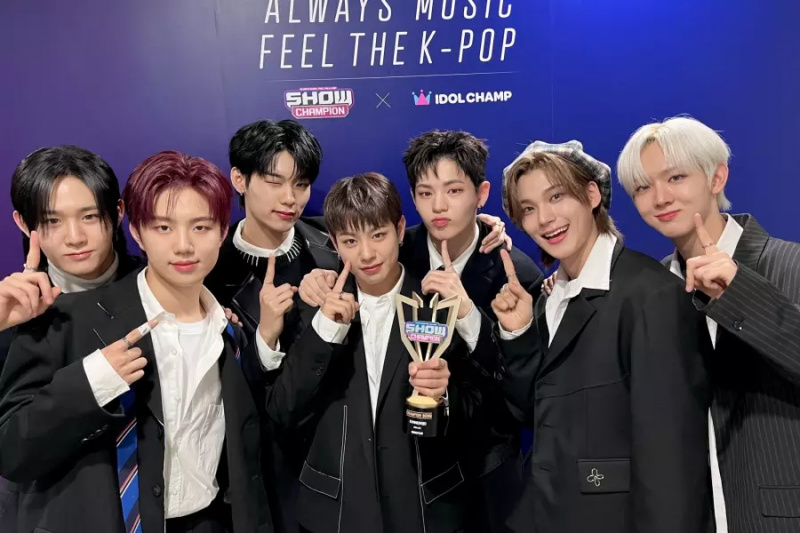 Oglejte si: EVNNE dosegel prvo zmago v zgodovini na “Show Champion” z “UGLY”; Predstave NMIXX, CIX, Choi Ye Na in drugih
