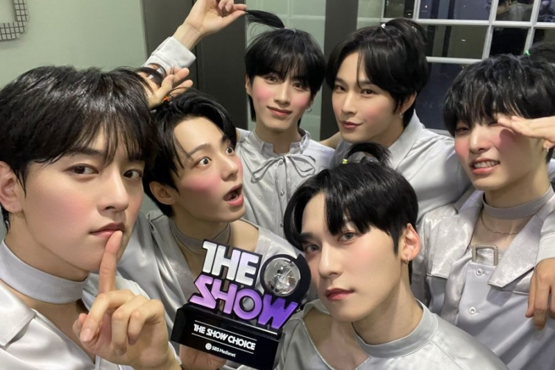 Se: ONEUS vinder fjerde vinder for 'Samme duft' på 'The Show'; Forestillinger af Weki Mekis Choi Yoojung, Kim Jae Hwan og mere