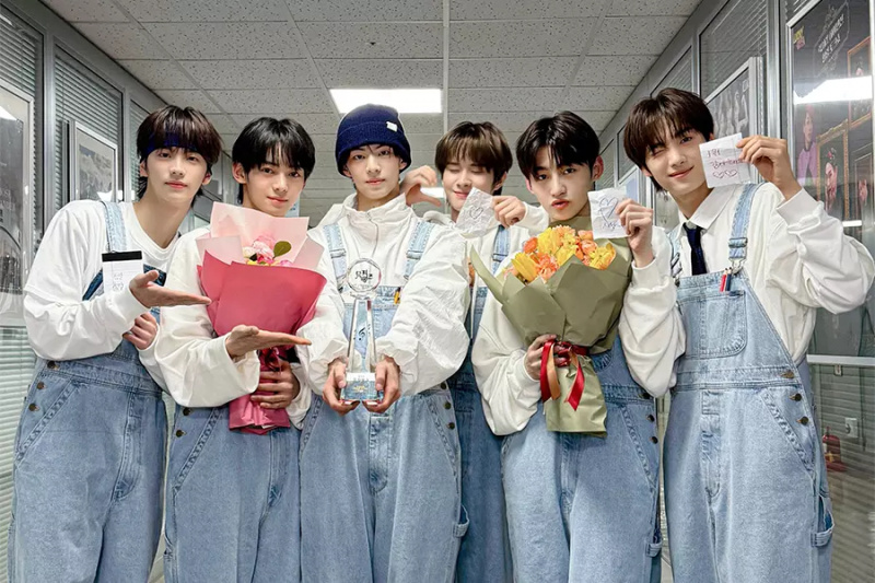 Bekijk: TWS behaalt 4e overwinning voor “plotwending” op “Music Bank”; Optredens van NCT's Ten, P1Harmony en meer
