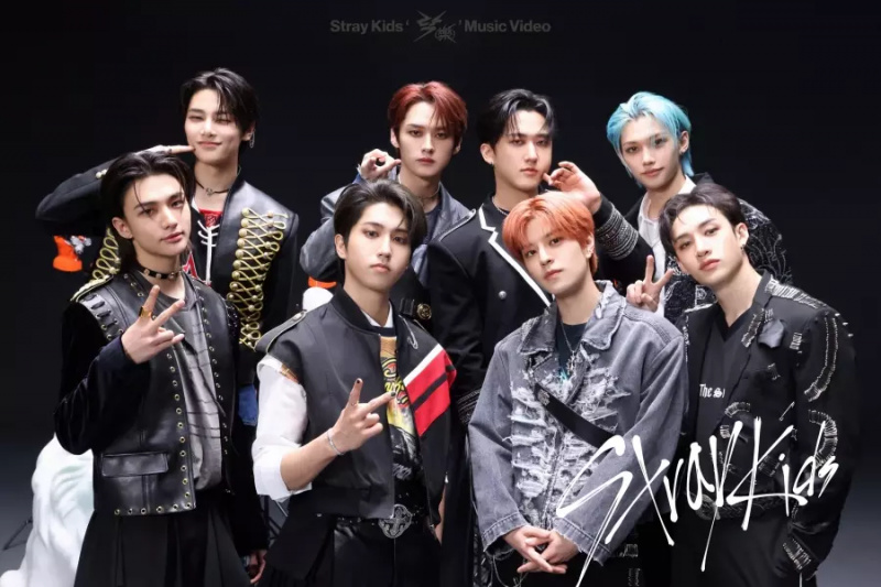 A Stray Kids „LALALALA” a 11. csoportos MV, amely elérte a 100 milliós nézettséget