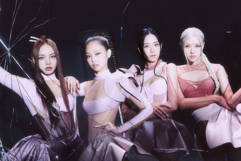 „Pink Venom“ od BLACKPINK se stává první písní K-popové dívčí skupiny, která kdy strávila 3 týdny v top 40 oficiálního žebříčku britských singlů
