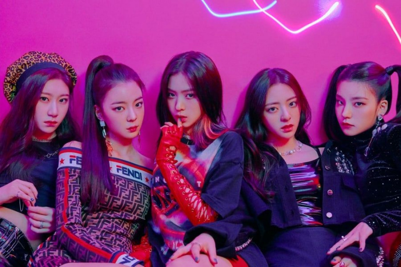 ITZY очолив чарти iTunes у всьому світі з дебютним треком «DALLA DALLA»