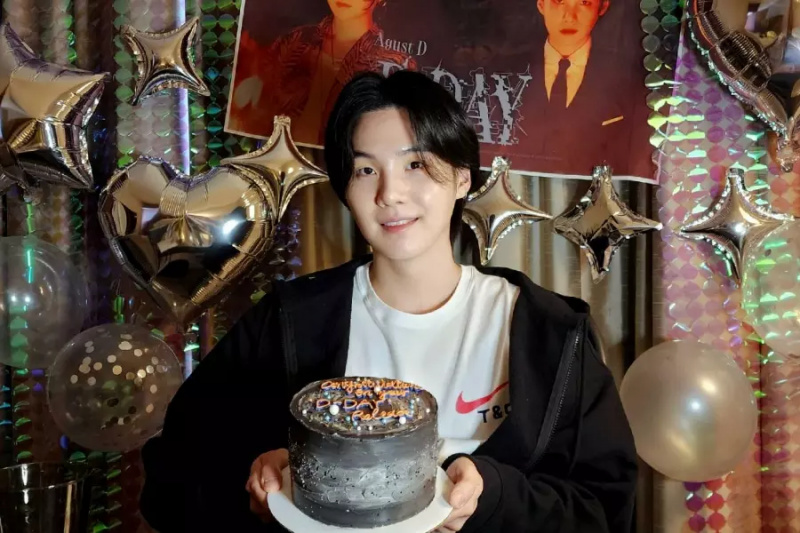 سوجا من BTS تحقق ثاني أعلى مبيعات في الأسبوع الأول من أي فنان منفرد في تاريخ Hanteo مع 'D-DAY'