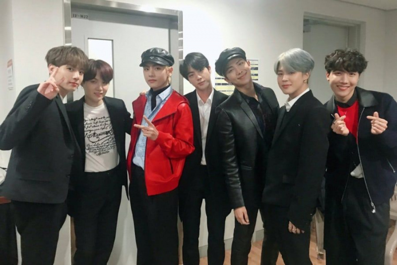 BTS — единственный корейский артист, попавший в список 20 лучших поп-альбомов 2018 года по версии журнала Rolling Stone