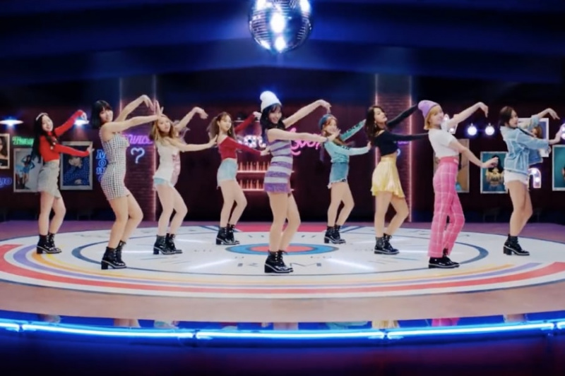 „Какво е любовта“ на TWICE? Става техният 5-ти MV с 250 милиона гледания