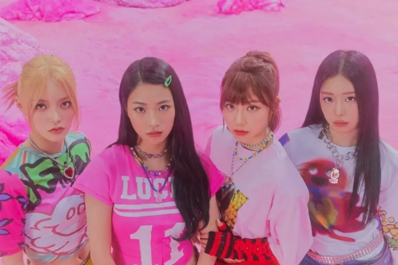 FIFTY FIFTY obține primul loc în Top 40 în topul oficial al single-urilor din Marea Britanie cu „Cupid” + devine al doilea grup de fete K-Pop în topuri timp de 3 săptămâni