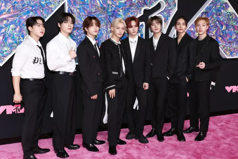 «5-STAR» Stray Kids став їхнім першим альбомом, який протягом 14 тижнів потрапляв у чарт Billboard 200