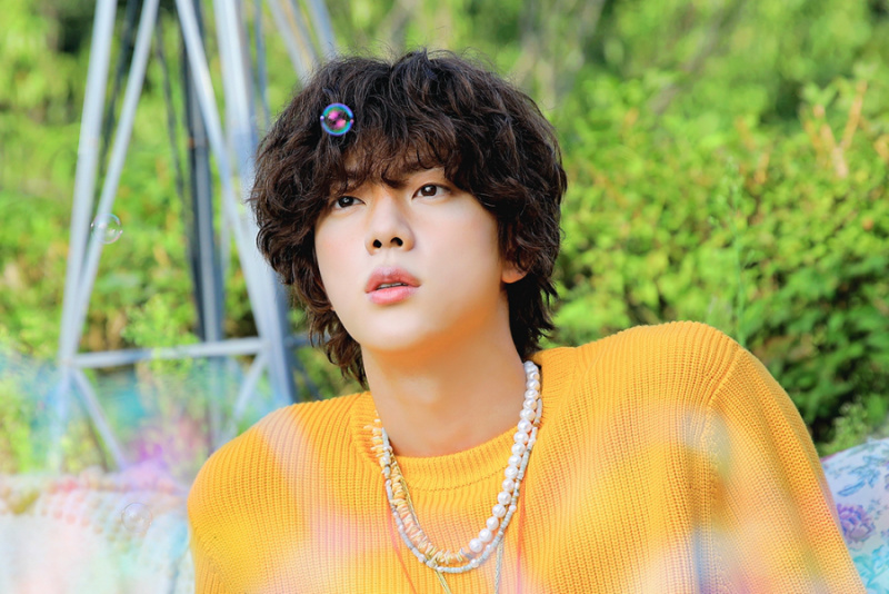 Ang Jin ng BTS ay Nagtali sa Rekord ng PSY Para sa Pinakamataas na Debut Sa pamamagitan ng Korean-Language Solo Song Sa Opisyal na Singles Chart ng UK