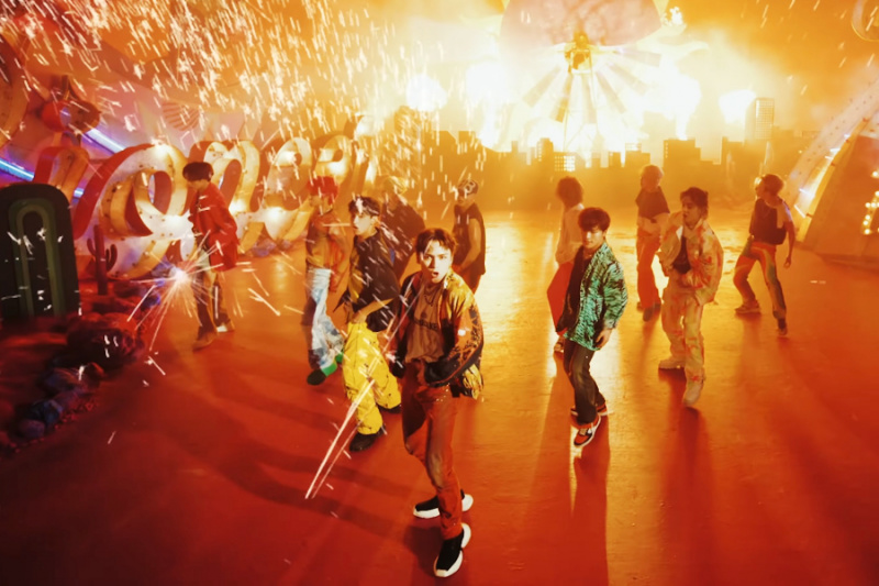 SEVENTEEN 的“HOT”成为他们最快达到 1 亿观看次数的 MV