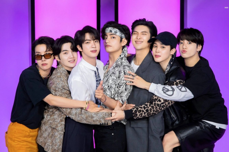 BTS devient le premier artiste étranger de l'histoire à figurer en tête du classement des artistes de fin d'année d'Oricon 2 années de suite
