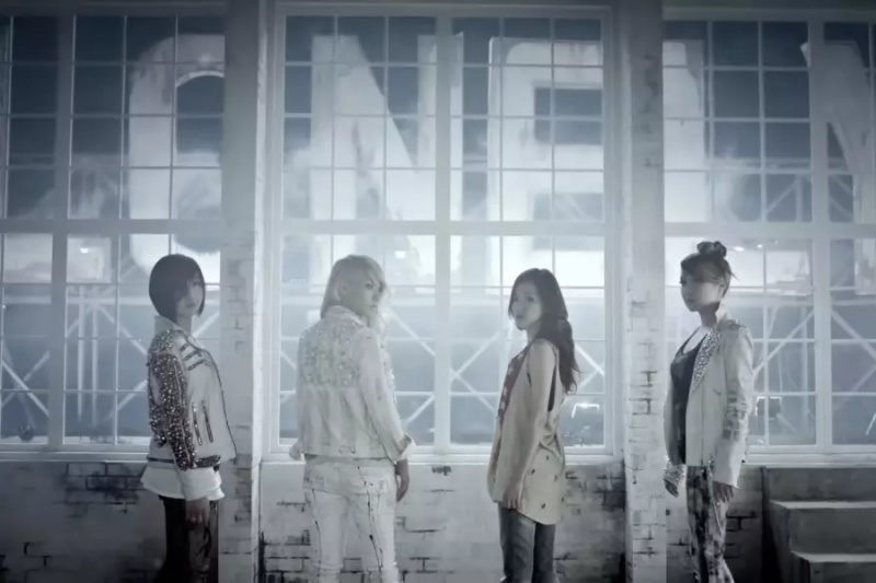 „LONELY“ von 2NE1 wird ihr viertes MV, das 100 Millionen Aufrufe erreicht